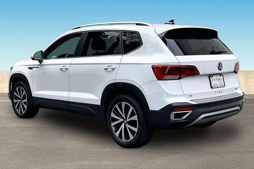 Pure White 2023 Volkswagen Taos 1.5T SE