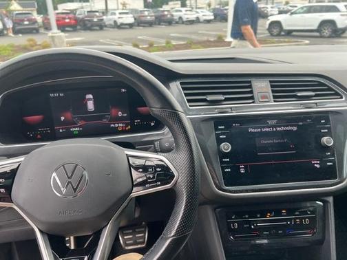 2022 Volkswagen Tiguan 2.0T SE R-Line Black