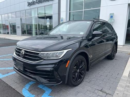 2022 Volkswagen Tiguan 2.0T SE R-Line Black