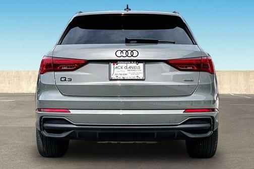 Chronos Gray Metallic 2024 Audi Q3 45 S line Premium