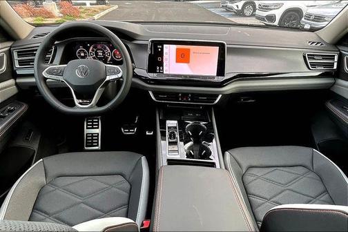 2024 Volkswagen Atlas 2.0T Peak Edition SEL