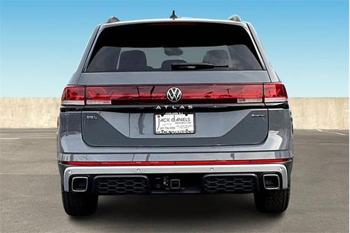 2024 Volkswagen Atlas 2.0T Peak Edition SEL