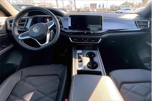 2026 Volkswagen Atlas Cross Sport 2.0T SE