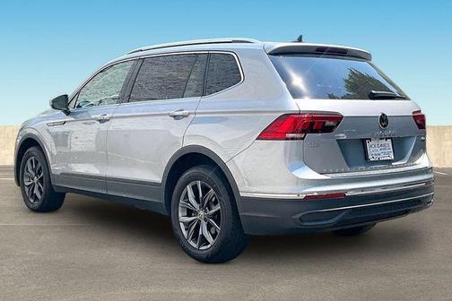 Pyrite Silver Metallic 2023 Volkswagen Tiguan 2.0T SE
