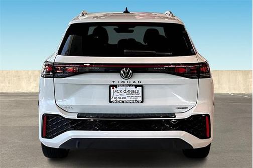 2025 Volkswagen Tiguan 2.0T SEL R-Line