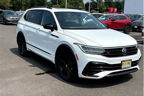 2022 Volkswagen Tiguan 2.0T SE R-Line Black