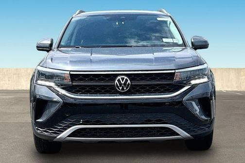 Platinum Gray Metallic 2023 Volkswagen Taos 1.5T SE