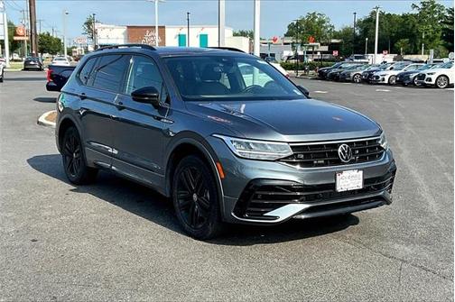 2022 Volkswagen Tiguan 2.0T SE R-Line Black