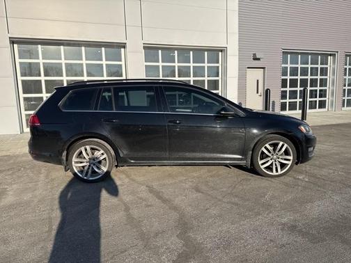 2015 Volkswagen Golf SportWagen TDI SE 4-Door