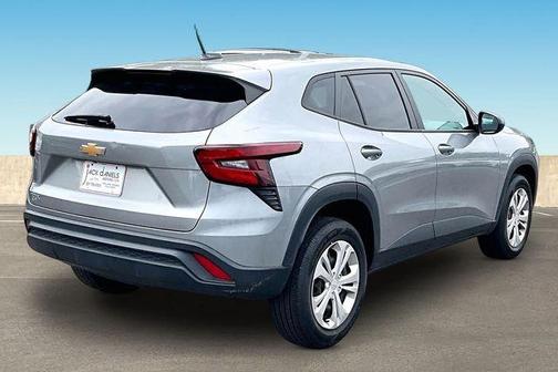 Sterling Gray Metallic 2024 Chevrolet Trax LS