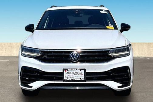 Pure White 2022 Volkswagen Tiguan 2.0T SE R-Line Black