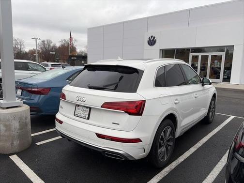 2022 Audi Q5 45 S line quattro Premium