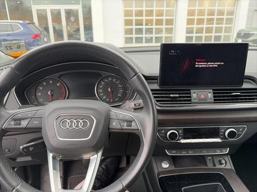 2022 Audi Q5 45 S line quattro Premium