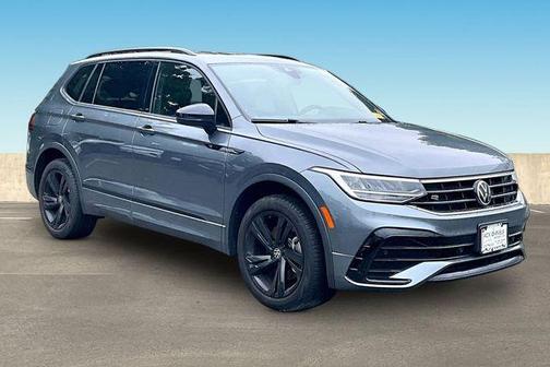Platinum Gray Metallic 2024 Volkswagen Tiguan 2.0T SE R-Line Black