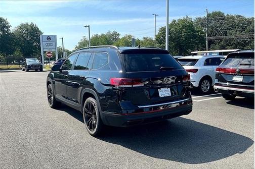 2022 Volkswagen Atlas 3.6L SE w/Technology