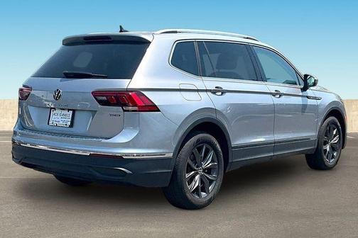 Pyrite Silver Metallic 2023 Volkswagen Tiguan 2.0T SE