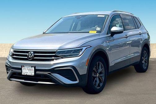 Pyrite Silver Metallic 2023 Volkswagen Tiguan 2.0T SE