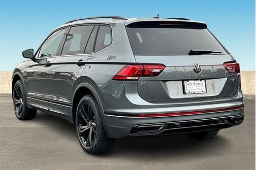 2024 Volkswagen Tiguan 2.0T SE R-Line Black