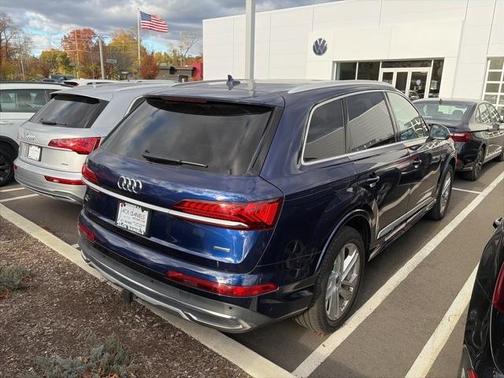 2022 Audi Q7 45 Premium