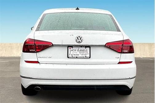2018 Volkswagen Passat 2.0T SE