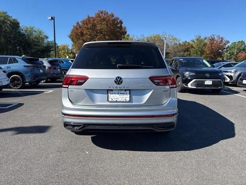2022 Volkswagen Tiguan 2.0T SE R-Line Black