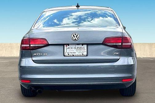 Platinum Gray Metallic 2017 Volkswagen Jetta 1.4T SE