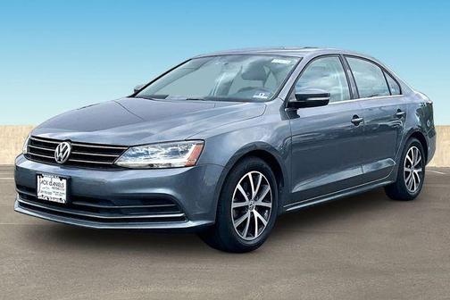 Platinum Gray Metallic 2017 Volkswagen Jetta 1.4T SE