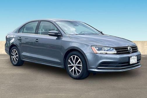 Platinum Gray Metallic 2017 Volkswagen Jetta 1.4T SE