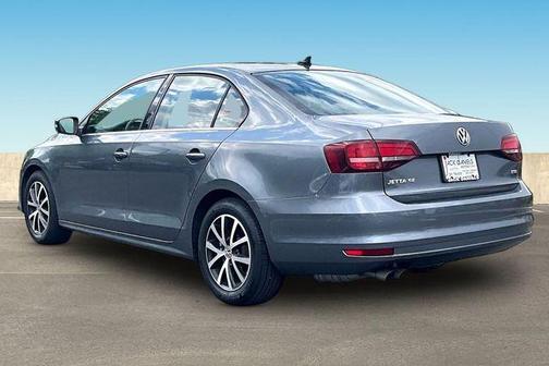 Platinum Gray Metallic 2017 Volkswagen Jetta 1.4T SE