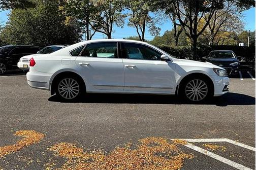 2016 Volkswagen Passat 1.8T SE