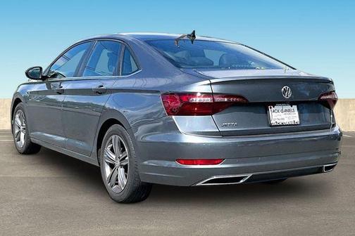 Platinum Gray Metallic 2021 Volkswagen Jetta 1.4T R-Line