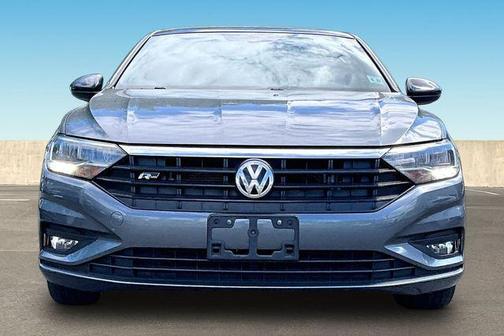 Platinum Gray Metallic 2021 Volkswagen Jetta 1.4T R-Line