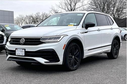 2022 Volkswagen Tiguan 2.0T SE R-Line Black