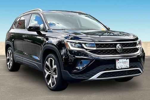 Deep Black Pearl Effect 2023 Volkswagen Taos 1.5T SEL