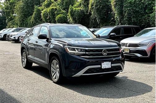 2022 Volkswagen Atlas Cross Sport 2.0T SE w/Technology