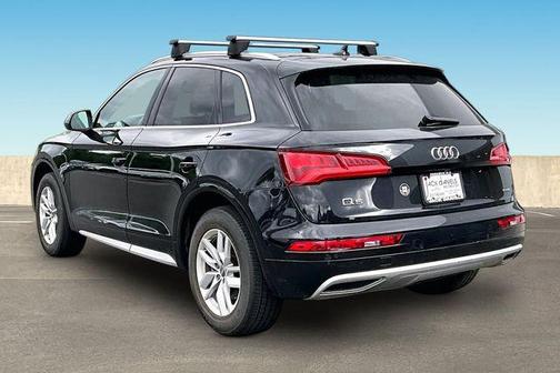 Mythos Black Metallic 2020 Audi Q5 45 Premium