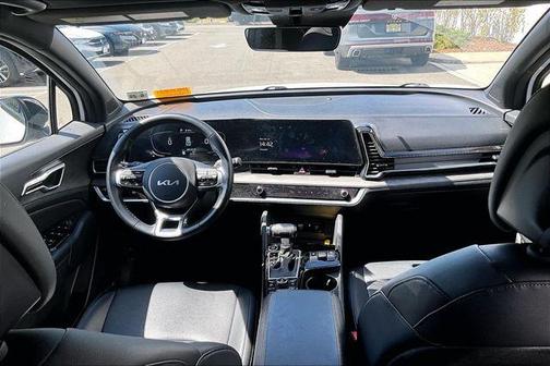 Glacial White Pearl 2023 Kia Sportage X-Line