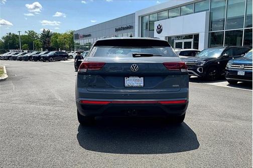2022 Volkswagen Atlas Cross Sport 3.6L V6 SE w/Technology