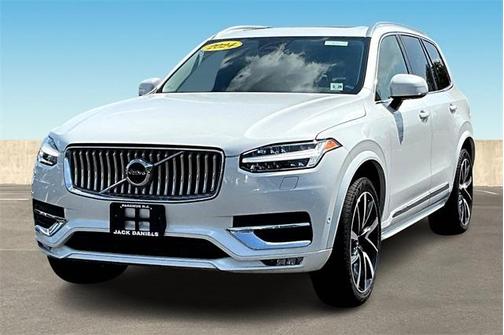 2024 Volvo XC90 B5 Plus Bright Theme