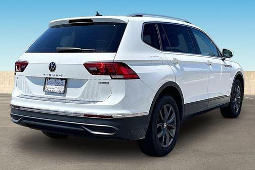 Opal White Pearl Effect 2023 Volkswagen Tiguan 2.0T SE