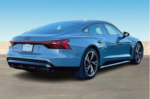 2024 Audi e-tron GT Premium Plus