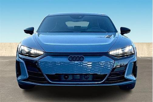 2024 Audi e-tron GT Premium Plus