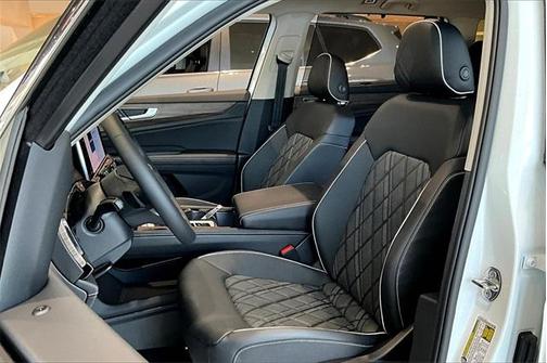 2025 Volkswagen Atlas 2.0T SEL Premium R-Line