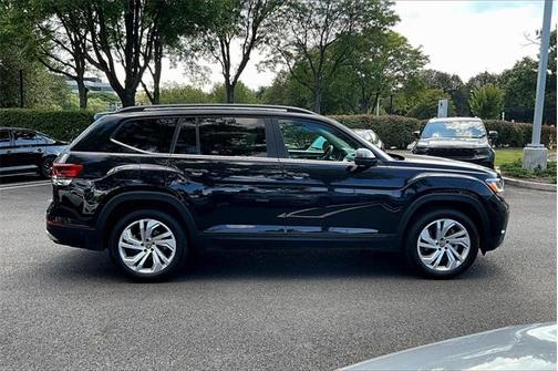 2023 Volkswagen Atlas 3.6L SE w/Technology