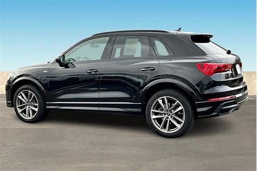 2022 Audi Q3 45 S line Premium