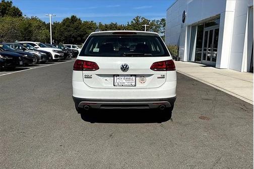 2017 Volkswagen Golf Alltrack TSI S