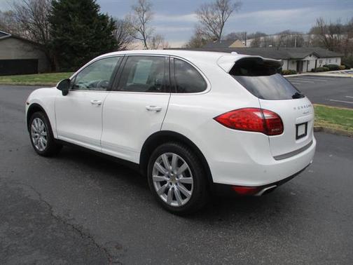 2014 Porsche Cayenne Platinum Edition