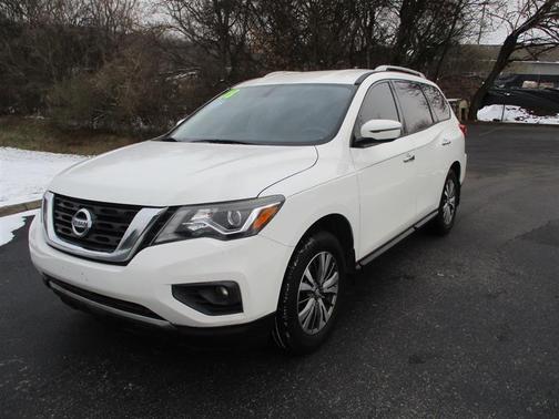 White 2018 Nissan Pathfinder SV