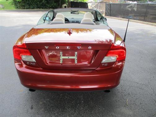 Burgundy 2011 Volvo C70 T5
