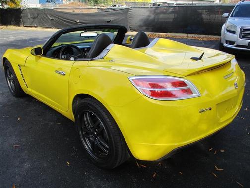 2009 Saturn Sky Red Line